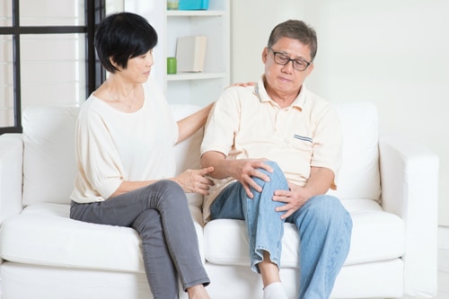 Viêm xương khớp thường xảy ra ở người lớn tuôi