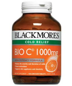 Viên uống bổ sung vitamin C Blackmores Bio C 1000mg 150 Viên có chứa bioflavonoids giúp tăng sự hấp thu và sử dụng vitamin C trong cơ thể. Công thức được đệm với chất khoáng ascorbate tiêu thụ nhẹ nhàng trong dạ dày; và chứa các nguồn tự nhiên của vitamin C, hoa hồng và acerola. Vitamin C thường được sử dụng để: Giảm mức độ nghiêm trọng và thời gian của cảm lạnh và phản ứng dị ứng; Hỗ trợ chữa vết thương thông qua vai trò của nó trong sản xuất collage